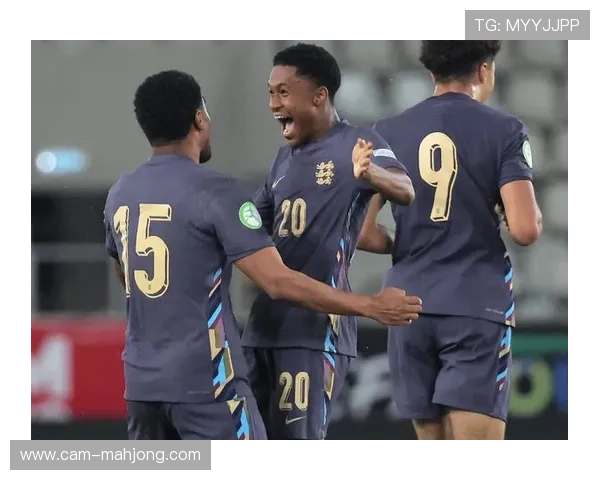 加斯佩里尼战术板演示，罗马训练课细节