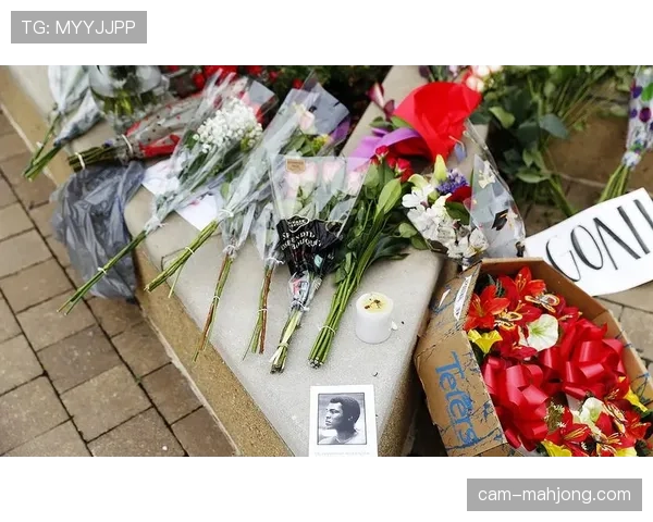 致敬传奇,南特主场在中场休息时为已故前俱乐部主席举行默哀仪式 致敬传奇,南特主场在中场休息时为已故前俱乐部主席举行默哀仪式